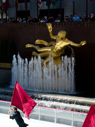 Fountain at the Rockefeller Centre